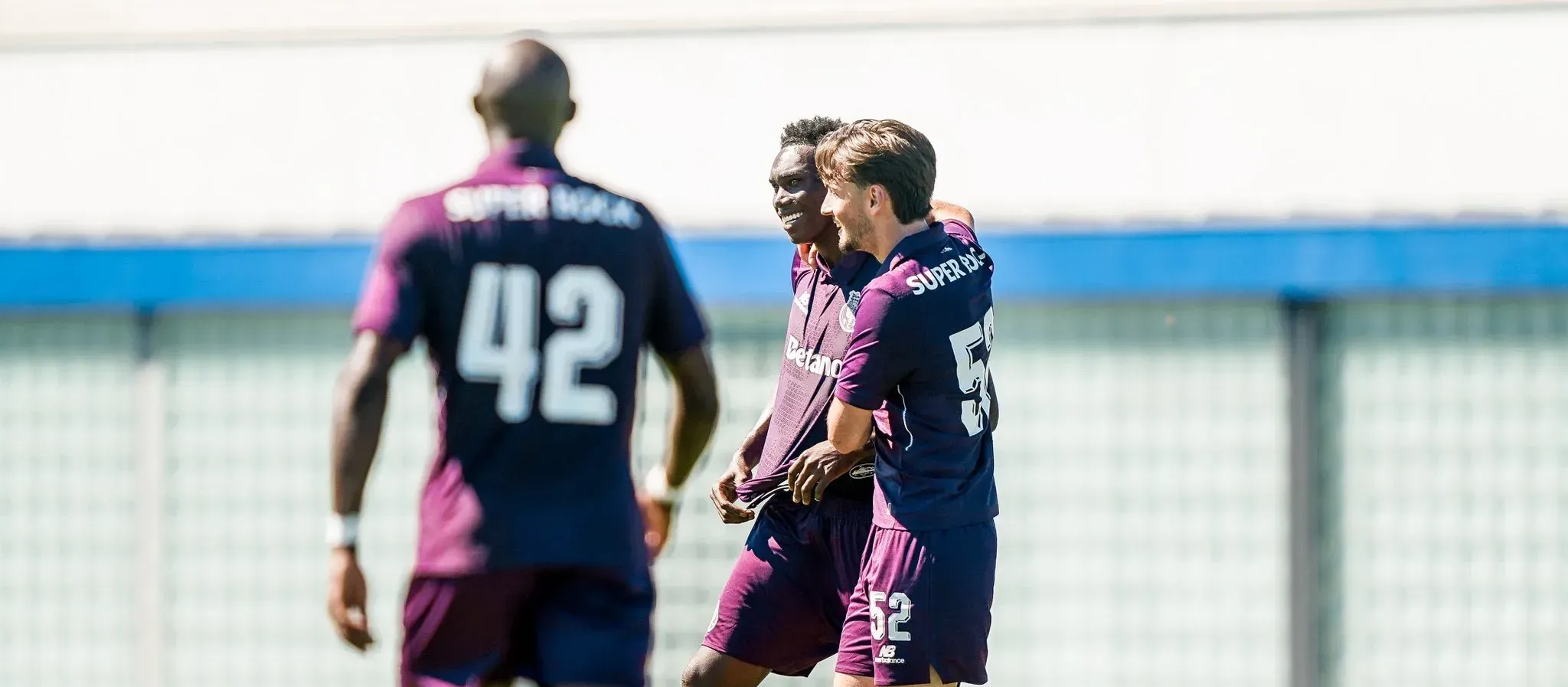 Samu volta a jogar e marca em jogo-treino